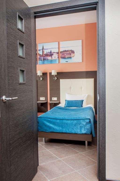 Chisto Hotel جومل الغرفة الصورة